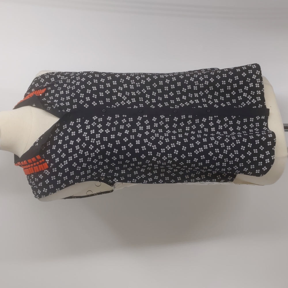 Elizabeth and James sleeveless silk button-down shirt-sz S